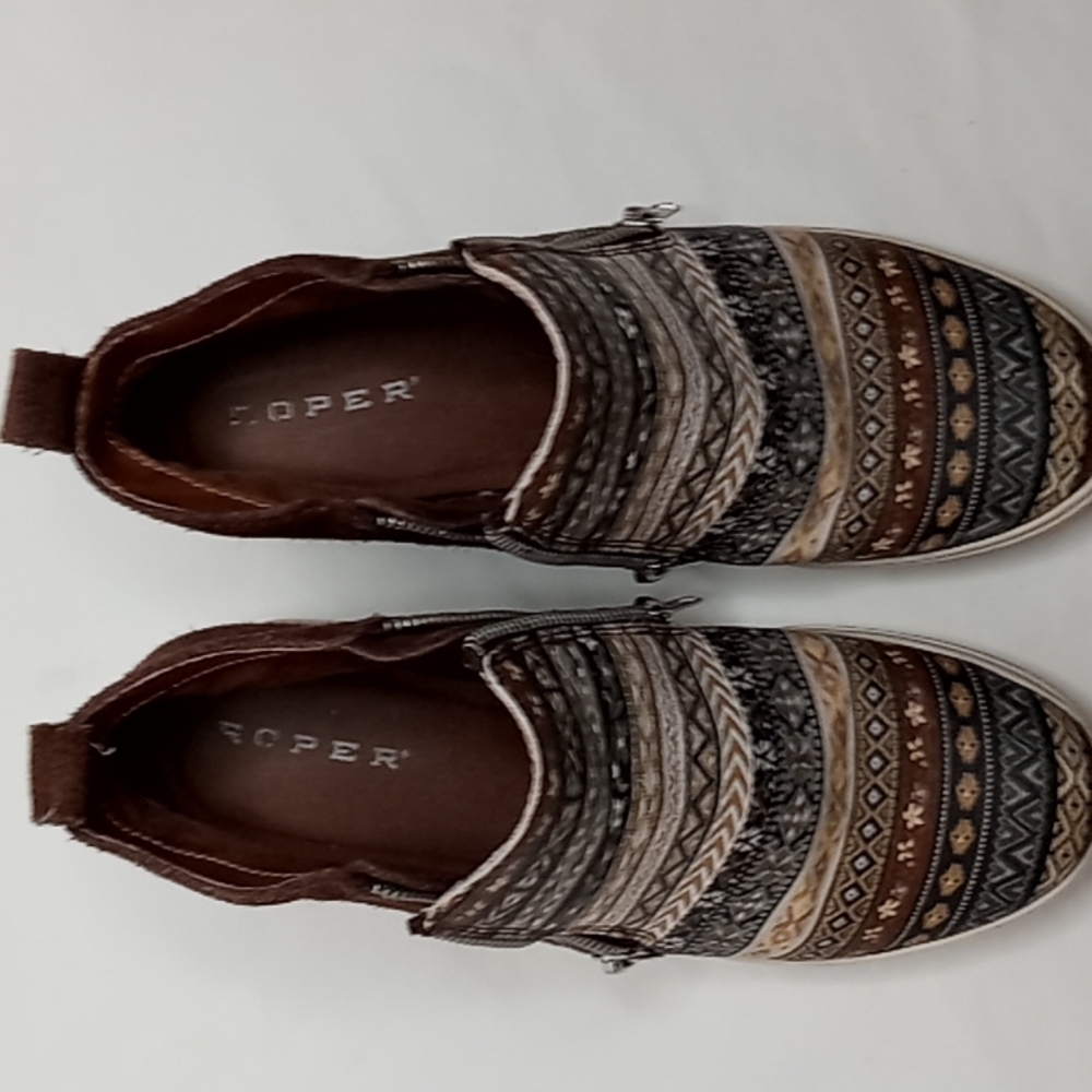 Roper Wedged Sneaker w/ Southwestern design & Brown Faux Leather Like New - Picture 8 of 9